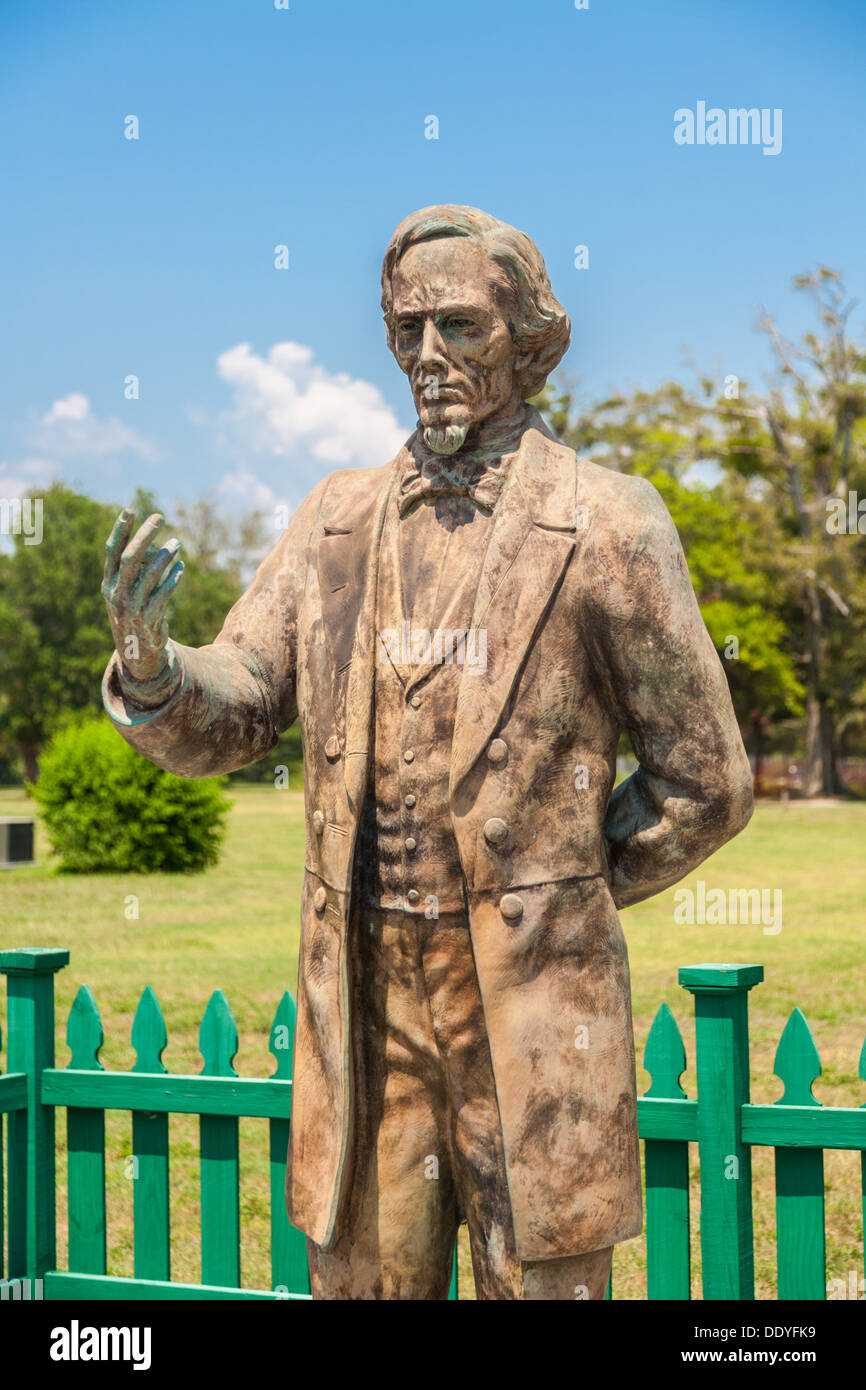 Statue of Confederate President Jefferson Davis at Beauvoir Plantation, his post-war home in Biloxi, MS Stock Photo