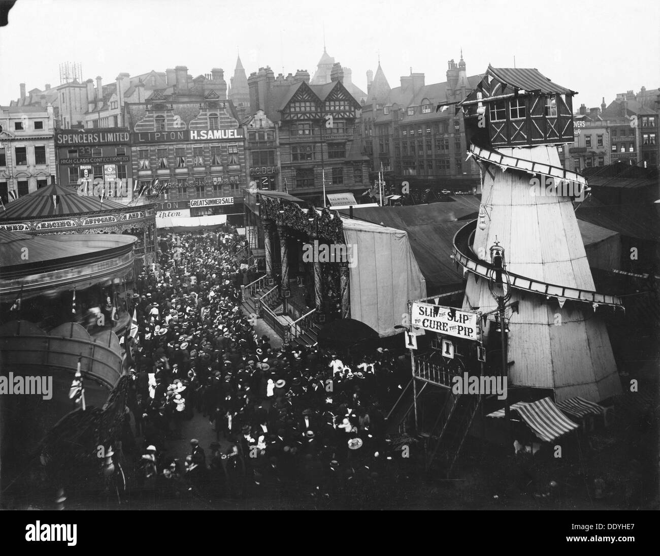 Goose Fair, Market Place, Nottingham, Nottinghamshire, 1910. Artist: Henson & Co Stock Photo