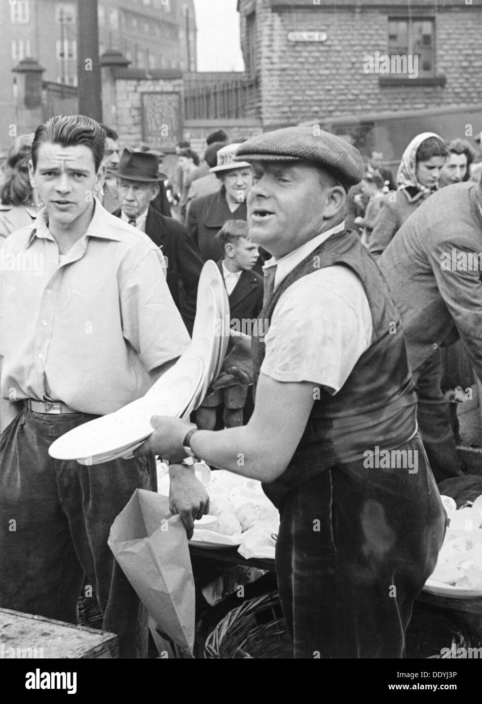 Bric-a-brac stall, Sneinton Market, Nottingham, Nottinghamshire, c1950(?). Artist: Edgar Lloyd Stock Photo