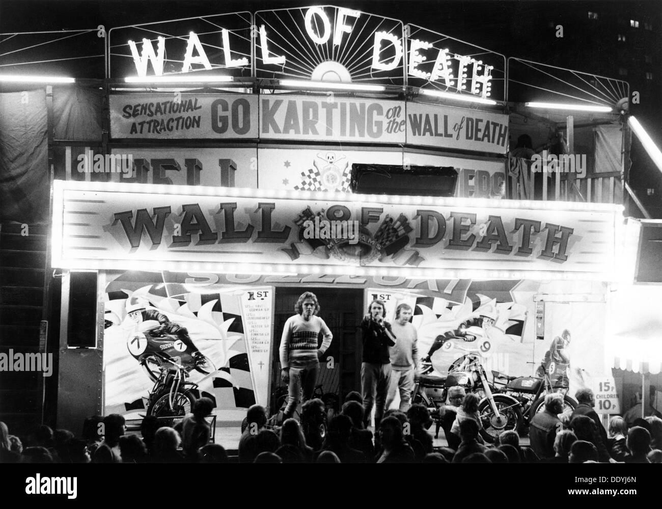 'Wall of Death', motorbike side show, Goose Fair, Nottingham, Nottinghamshire, 1973. Artist: WE Middleton & Son Stock Photo