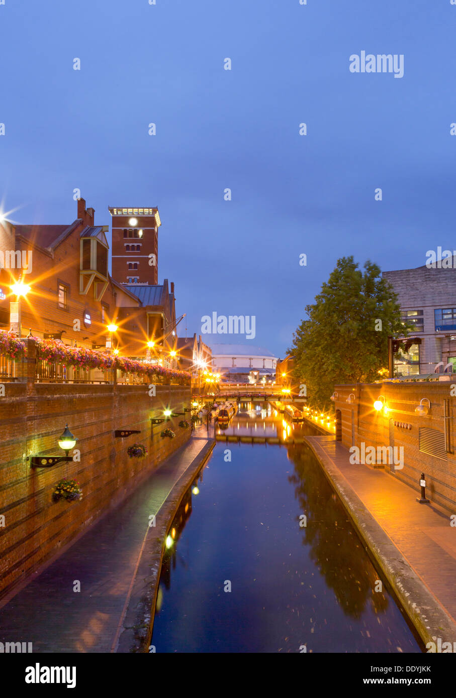 Canals at night near to Brindleyplace, Birmingham, West Midlands, England, UK Stock Photo
