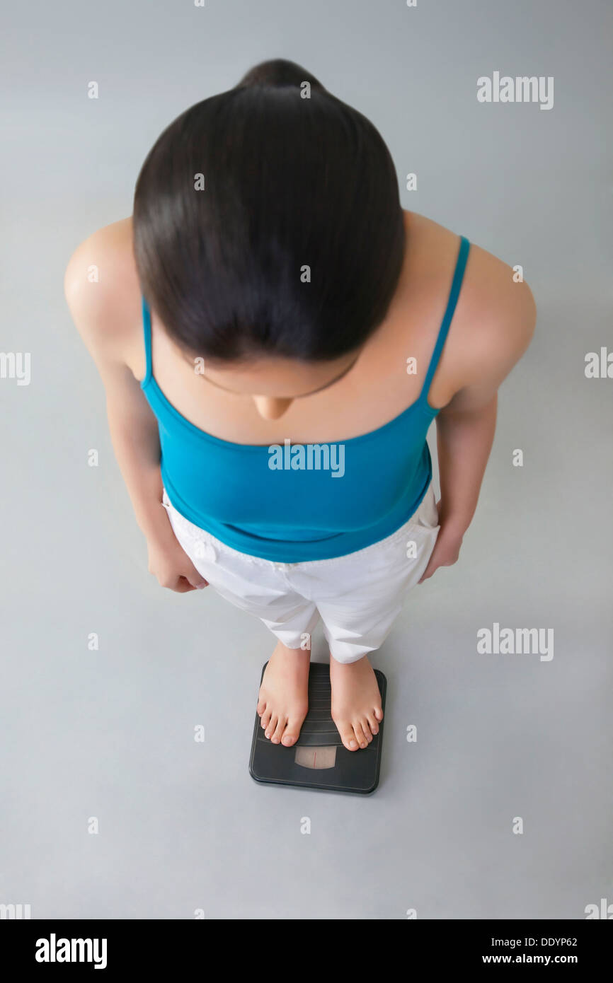 Full body asian woman standing hi-res stock photography and images - Alamy