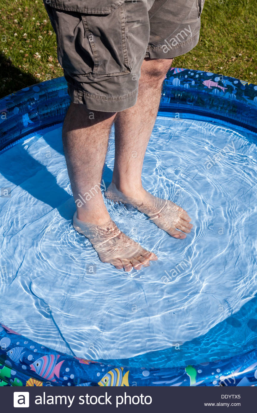 Feet Water Paddling Pool Stock Photos & Feet Water Paddling Pool Stock