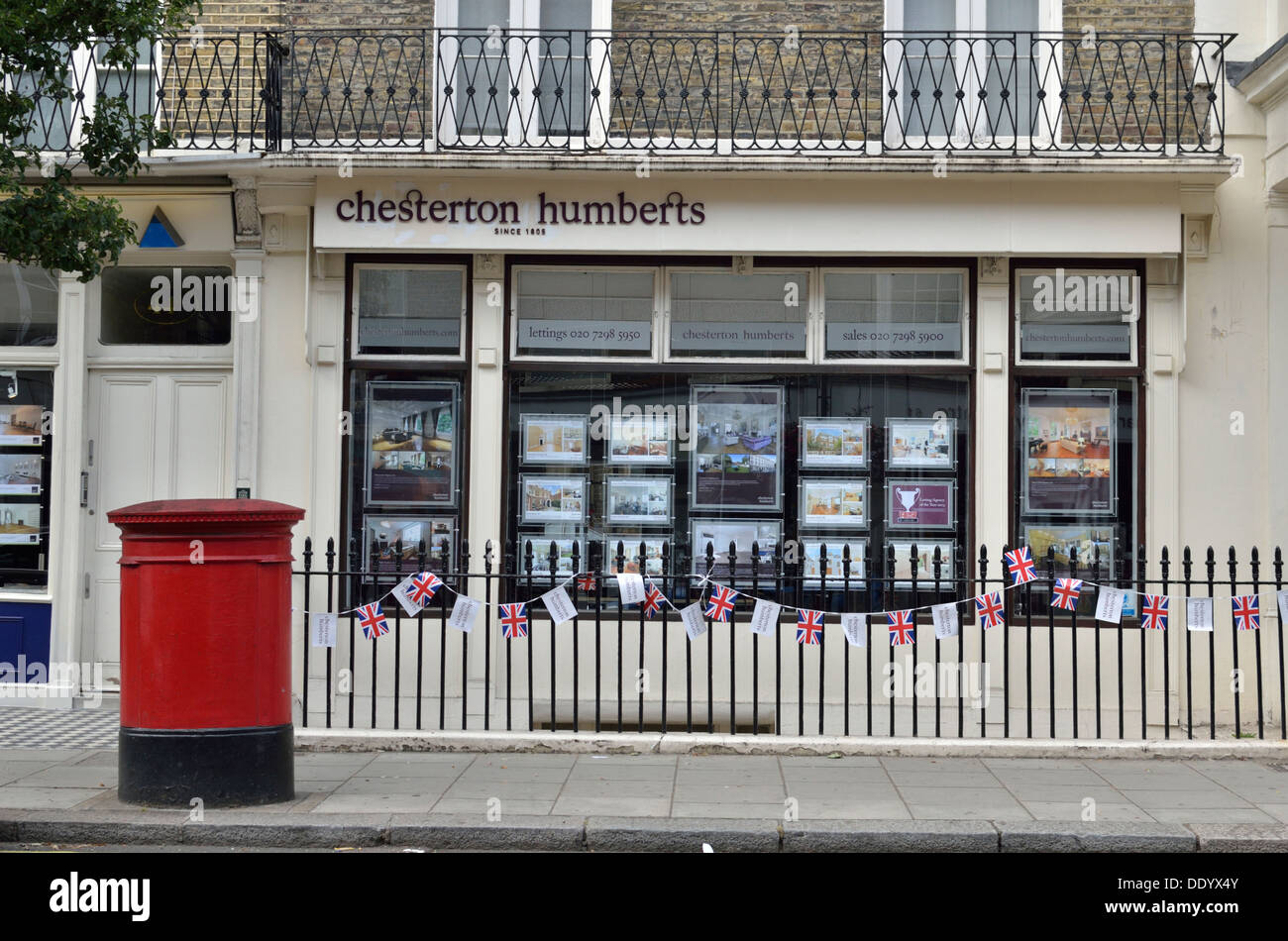 Estate agent window london hires stock photography and images Alamy