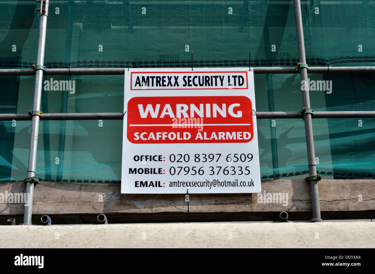 Scaffolding warning sign hires stock photography and images Alamy