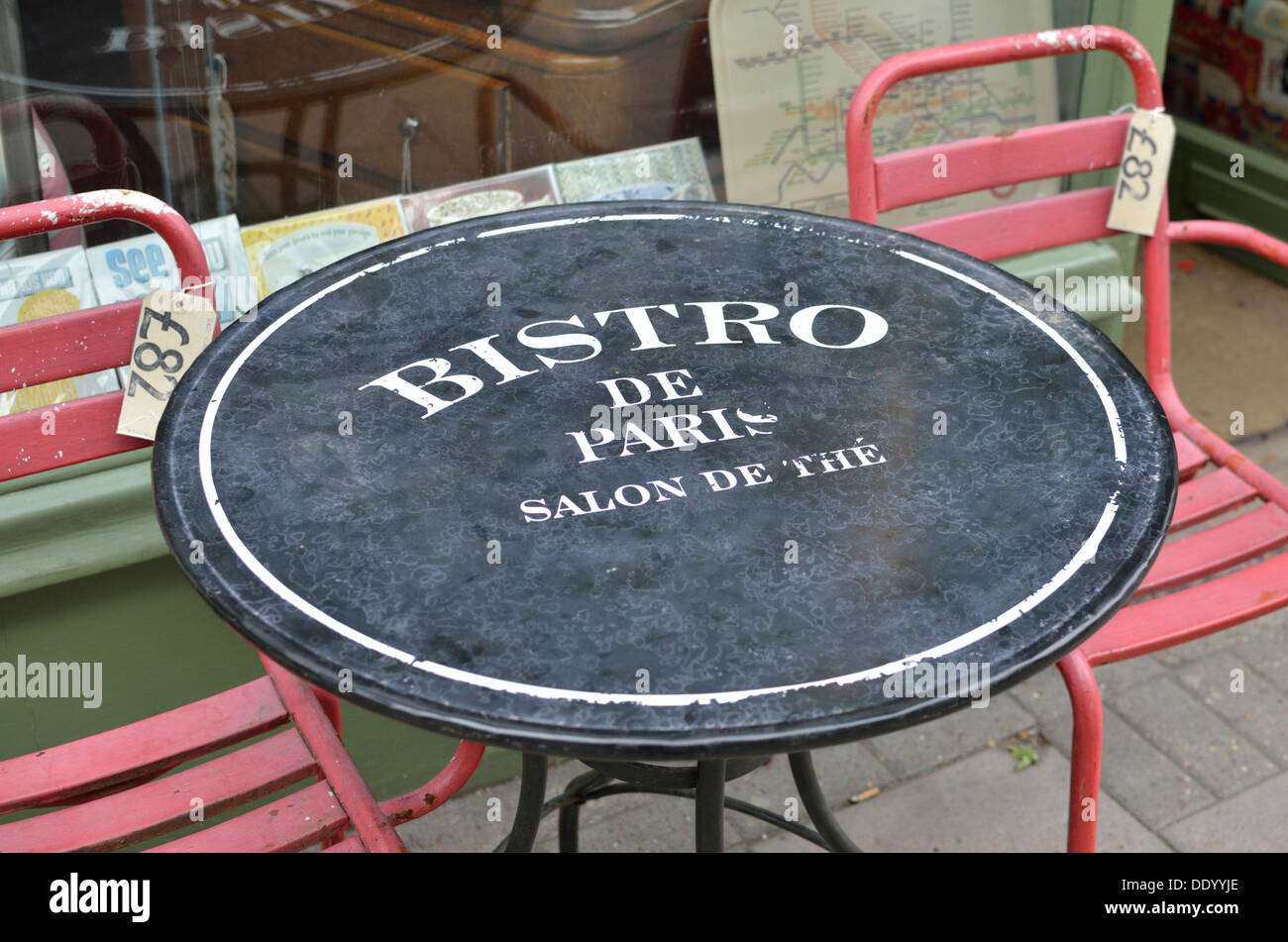 Bistro de Paris table and chairs Stock Photo