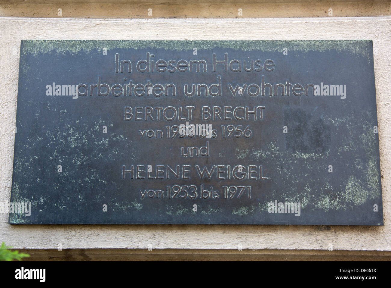 Commemorative plaque for Bertolt Brecht and Helene Weigel, Berlin Stock Photo