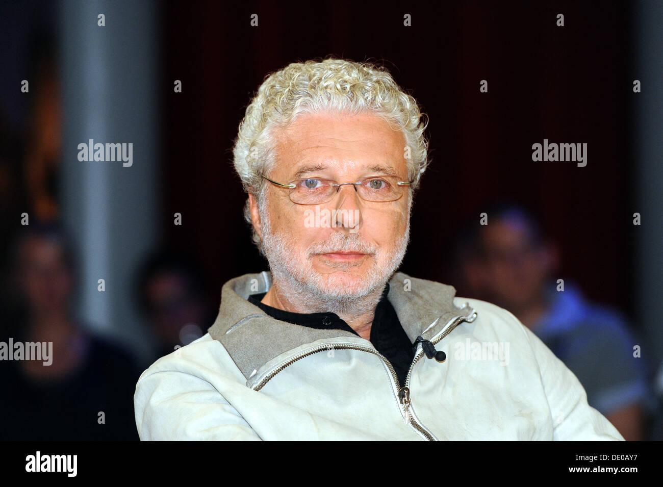 Bremen, Germany. 06th Sep, 2013. Austrian artist Andre Heller is a guest at the Radio Bremen talkshow 3nach 9 (lit: 3past 9) in Bremen, Germany, 06 September 2013. Photo: Ingo Wagner/dpa/Alamy Live News Stock Photo