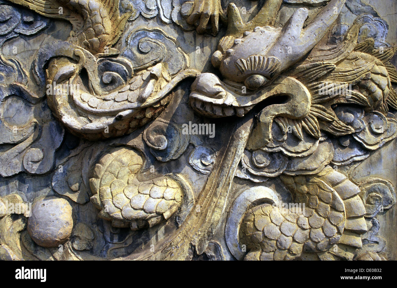 Carved dragon in the Zhusheng Si Temple, an 8th-century Buddhist monastery  located at the foot of Mount Heng, and on the north of ancient town of Mount Heng in Hengshan County of Hunan, China Stock Photo