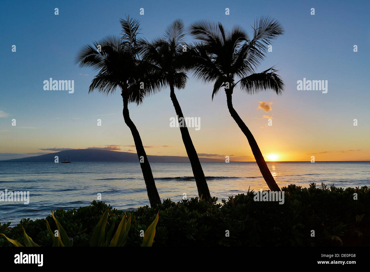 Sunset kaanapali maui hawaii hi-res stock photography and images - Alamy