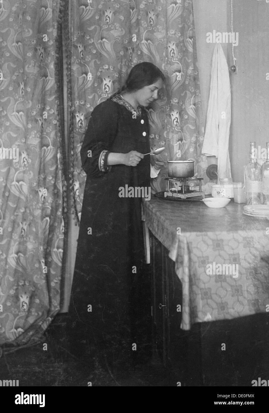 Maria Lilina, Russian actress, 1910s. Artist: Unknown Stock Photo