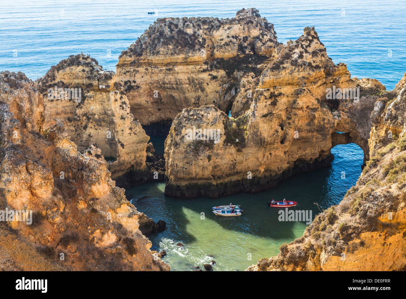 Landscape shot rocky shore hi-res stock photography and images - Alamy