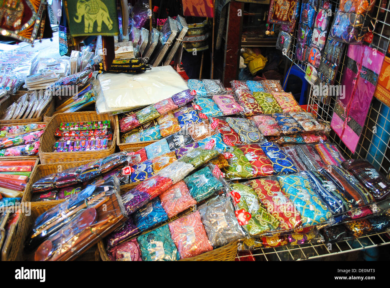 Souvenirs stall in bangkok thailand hires stock photography and images