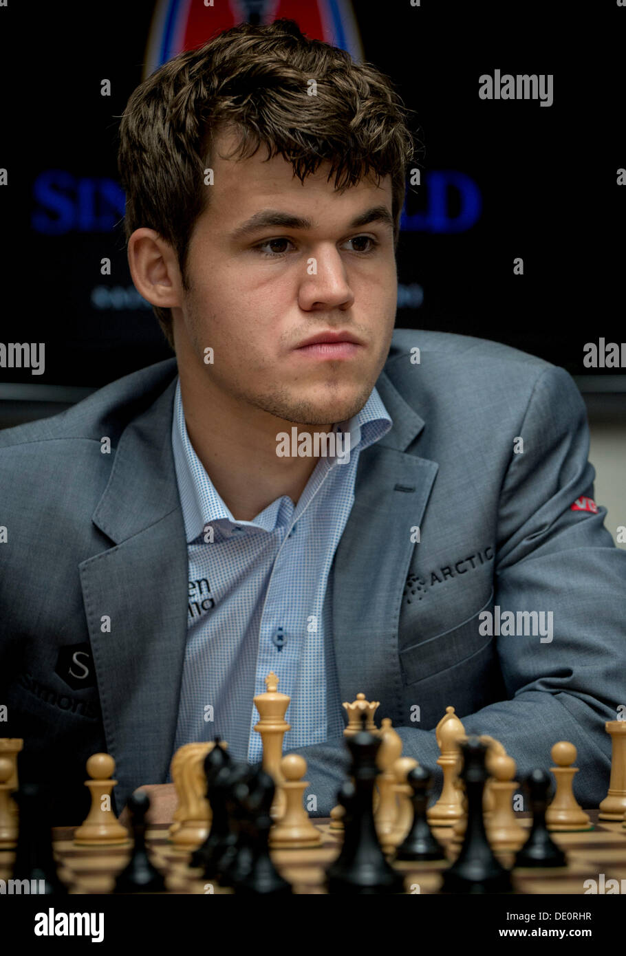 World number one magnus carlsen hi-res stock photography and images - Alamy