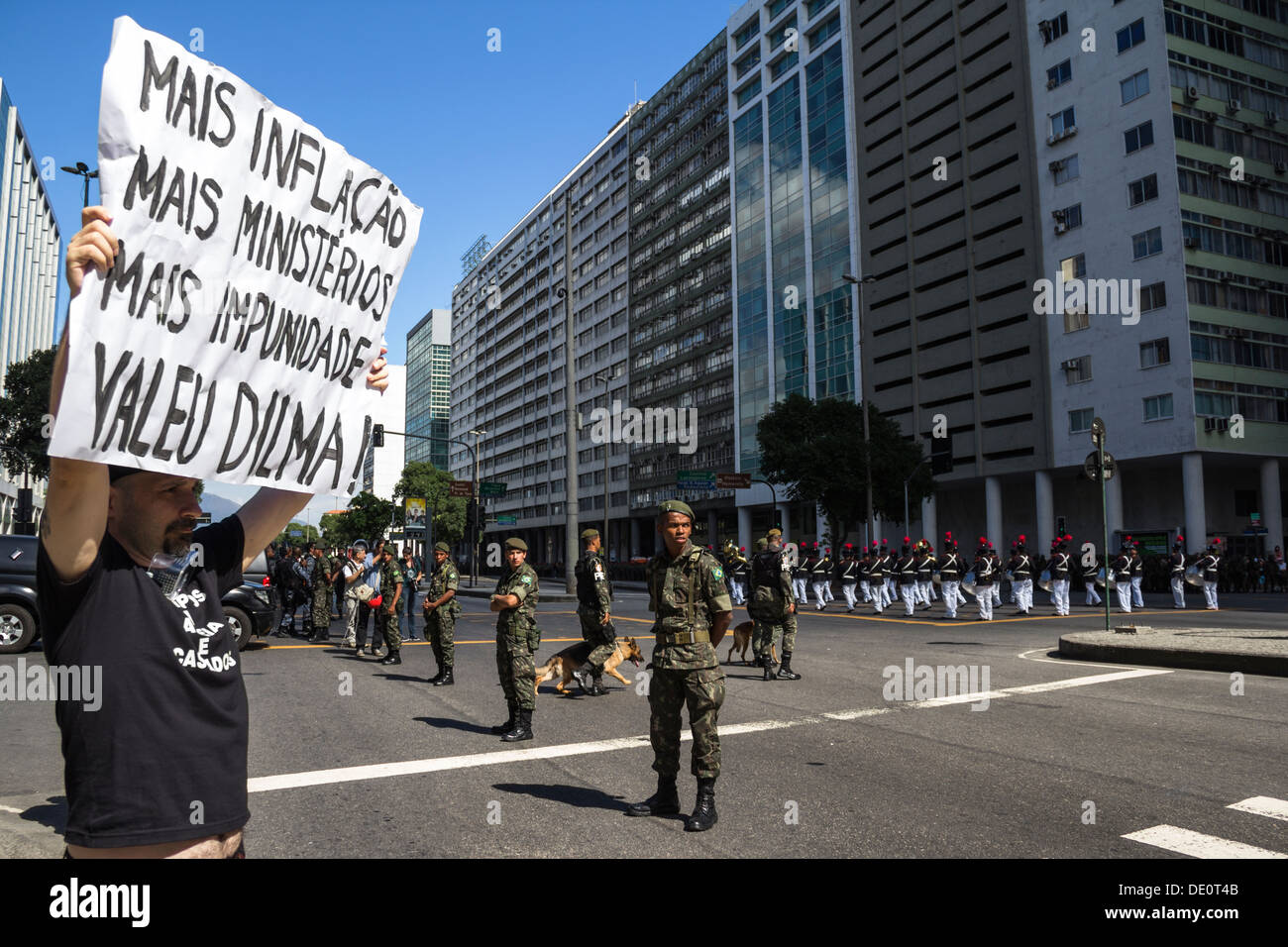 Military parade commemorating the September 7. Man protests against the government of the city of Rio de Janeiro Stock Photo