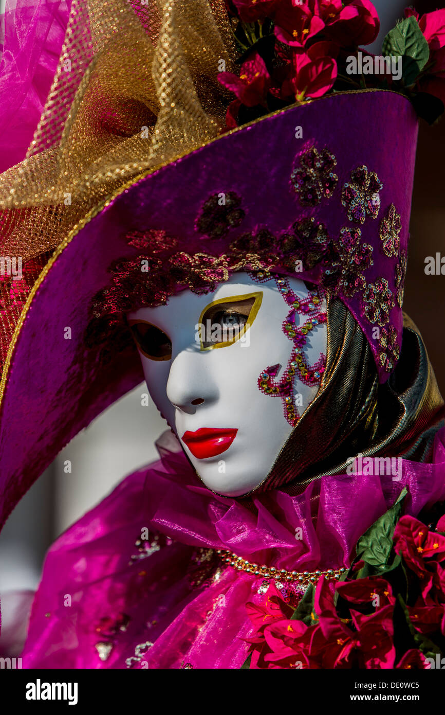 Traditional venetian carnival mask Stock Photo - Alamy