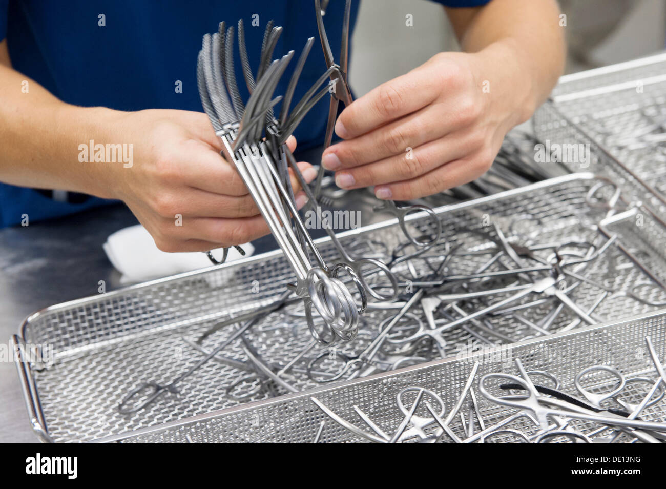 Assembly of instrument sets, Zentrale