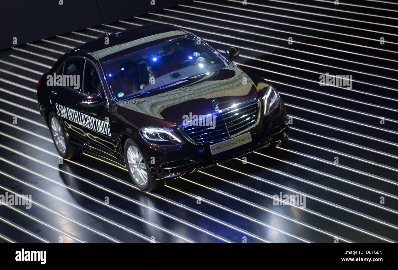 Frankfurt, Germany. 10th Sep, 2013. The new S 500 Intelligence Drive is presented at the Mercedes Benz stand during the press day of the Frankfurt Motor Show IAA in Frankfurt, Germany, 10 September 2013. One of the most important car exhibitions in the world, Frankfurt Motor Show will be opened officially 12 September by German Chancellor Angela Merkel, running until 22 September 2013. Photo: UWE ZUCCHI/dpa/Alamy Live News/dpa/Alamy Live News Stock Photo