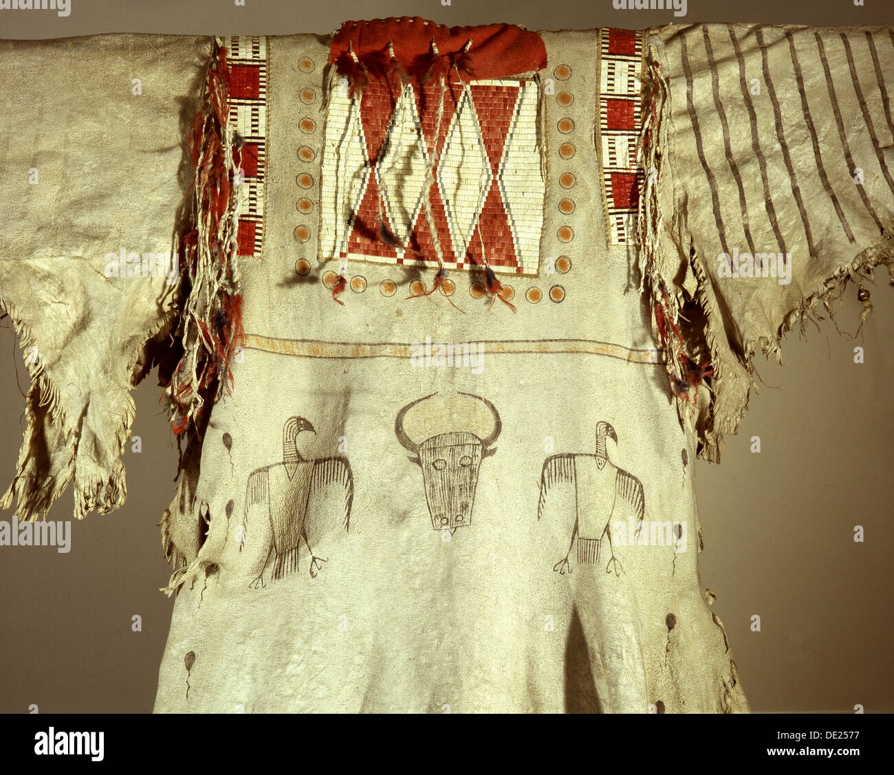 Native american war shirt hi-res stock photography and images - Alamy