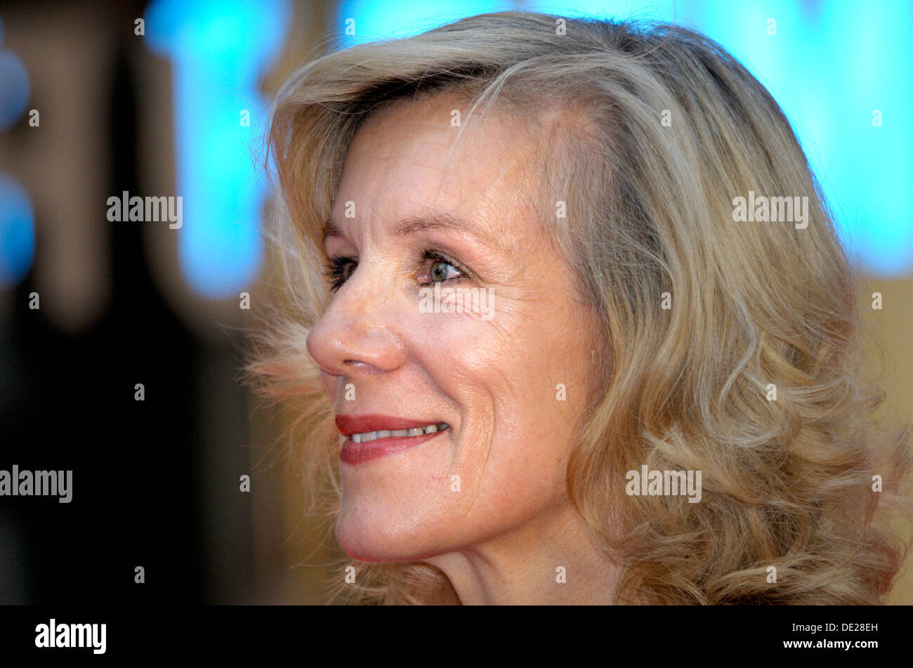 British Actresses Over 50 60 Photos - Moonagedaydream.film