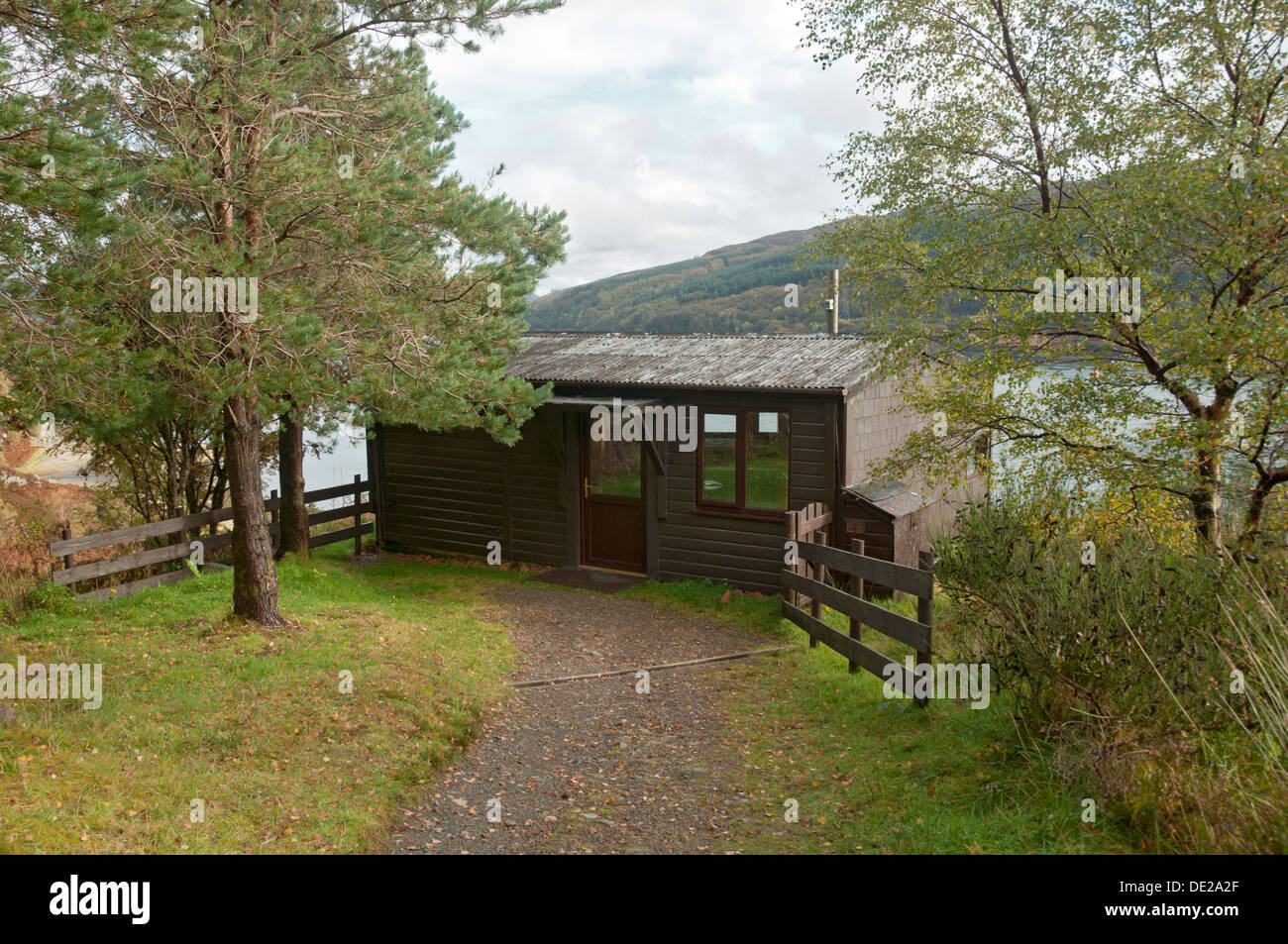 The Kylerhea Otter Hide, on the Marine Mammal Trail at Kylerhea, Isle of Skye, Scotland, UK Stock Photo