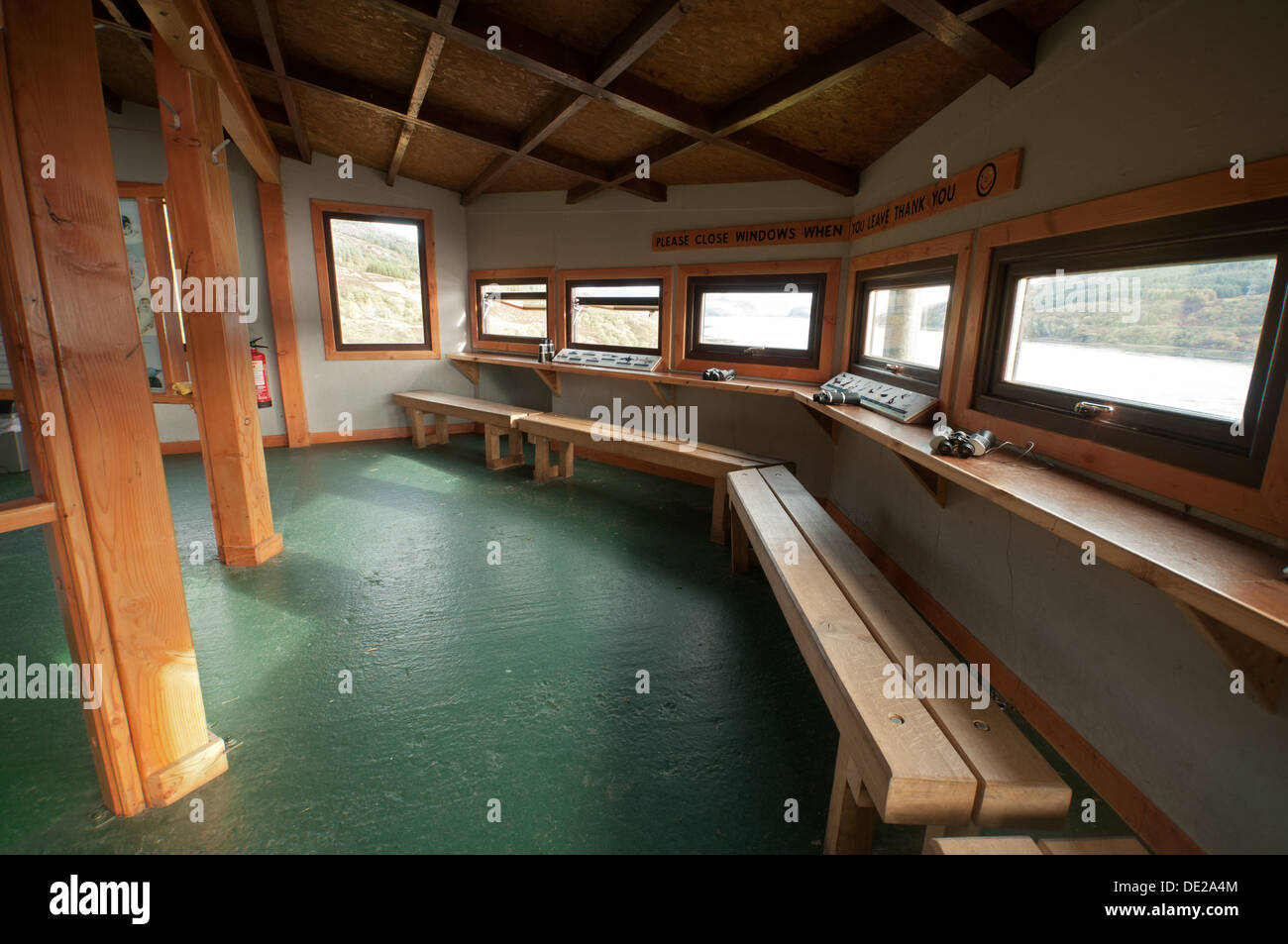 Inside the Kylerhea Otter Hide, on the Marine Mammal Trail at Kylerhea, Isle of Skye, Scotland, UK Stock Photo