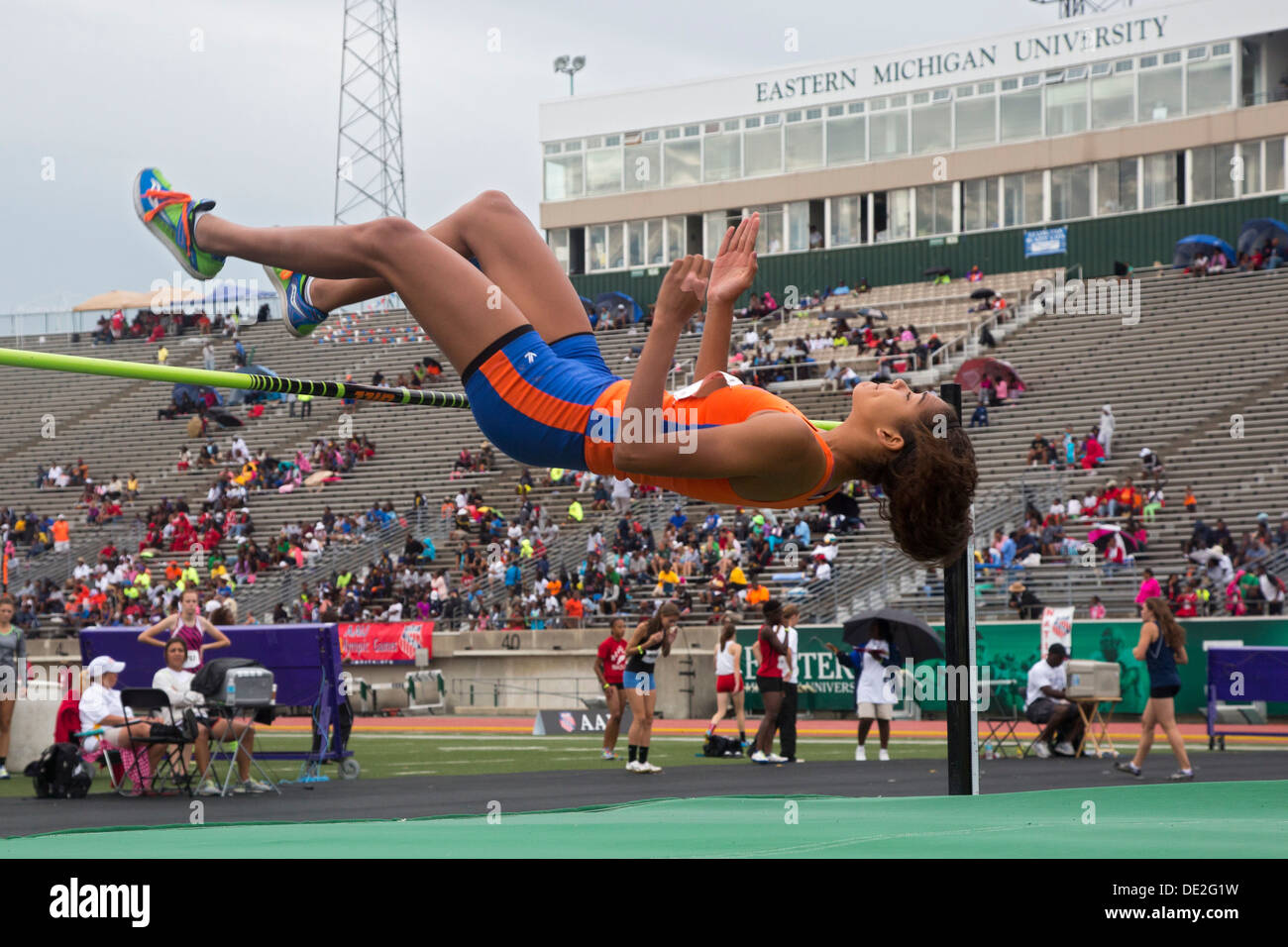 High jump hires stock photography and images Alamy