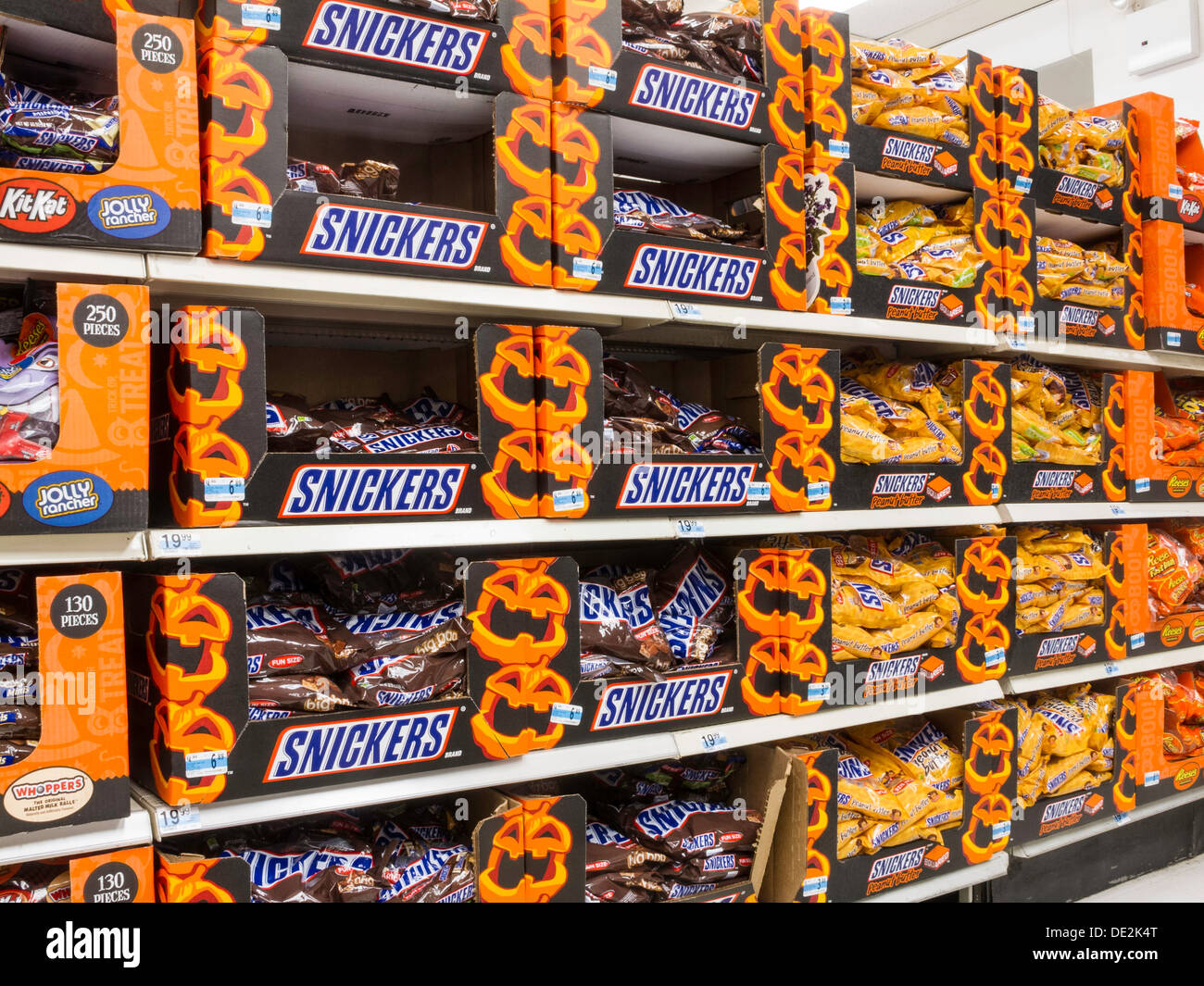 Halloween candy store hi-res stock photography and images - Alamy
