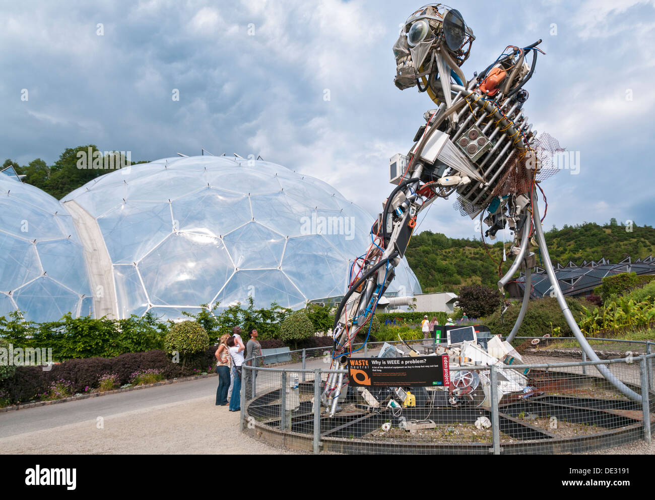 Weee man sculpture eden project hi-res stock photography and images - Alamy