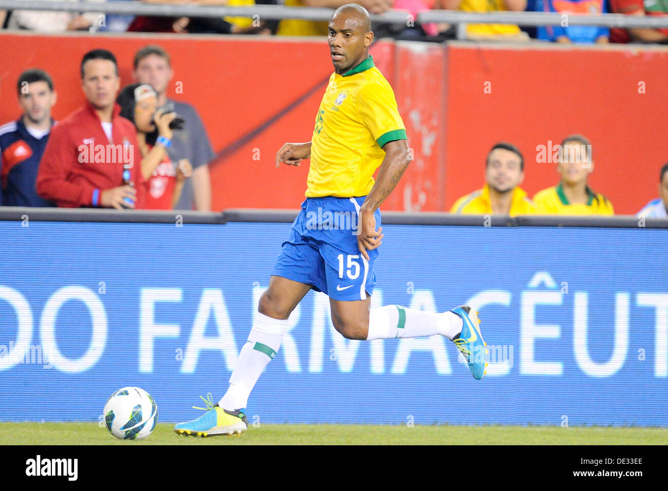 Foxborough, Massachusetts, USA. 10th Sep, 2013. September 10 , 2013 - Foxborough, Massachusetts, U.S. - Brazil's Maicon (15) plays the ball during the FIFA friendly match between Brazil and Portugal held at Gillette Stadium in Foxborough Massachusetts. Final score Brazil 3 Portugal 1 Eric Canha/CSM. Credit:  csm/Alamy Live News Stock Photo