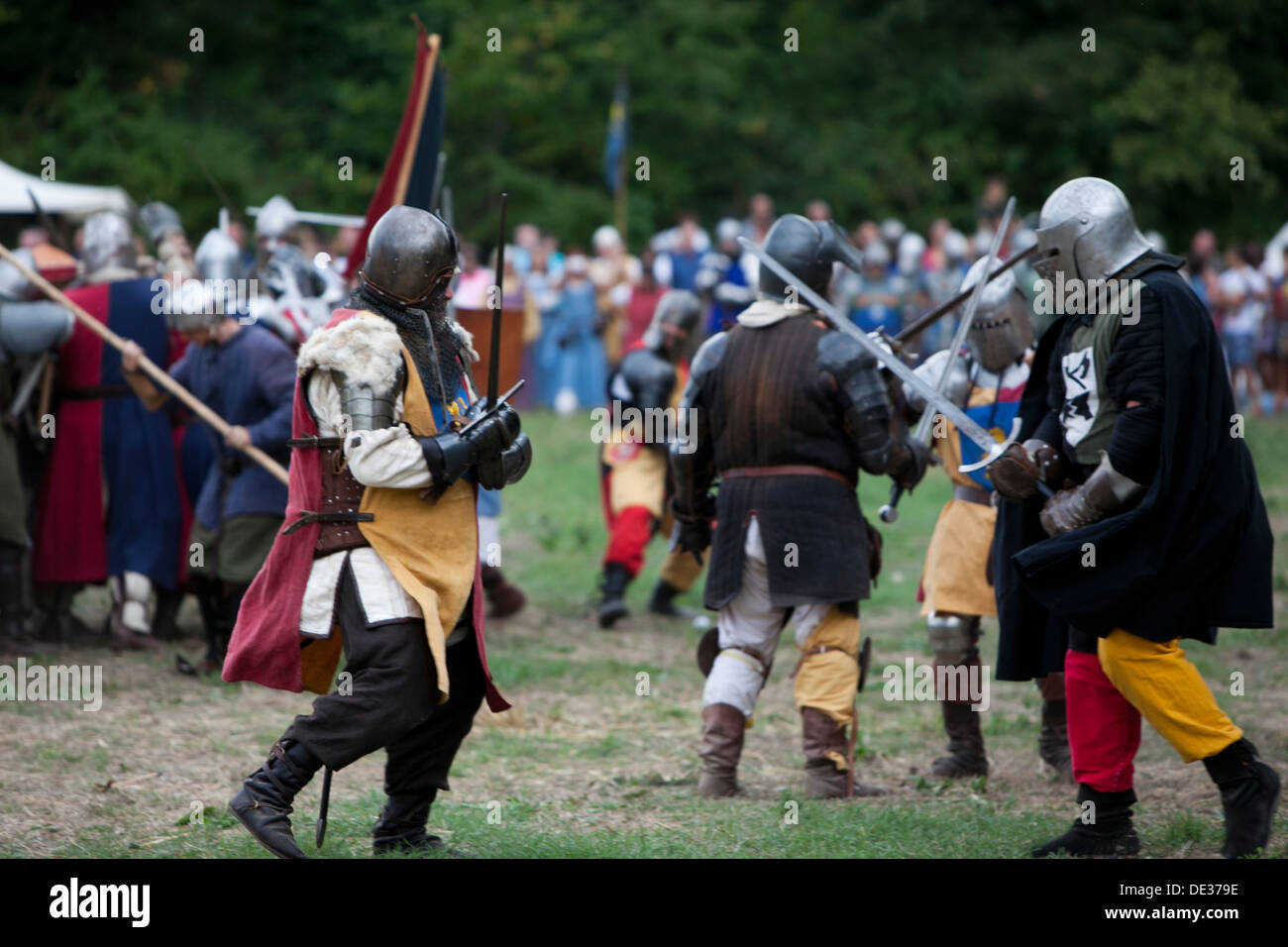 Medieval reenactment costume hi-res stock photography and images - Alamy