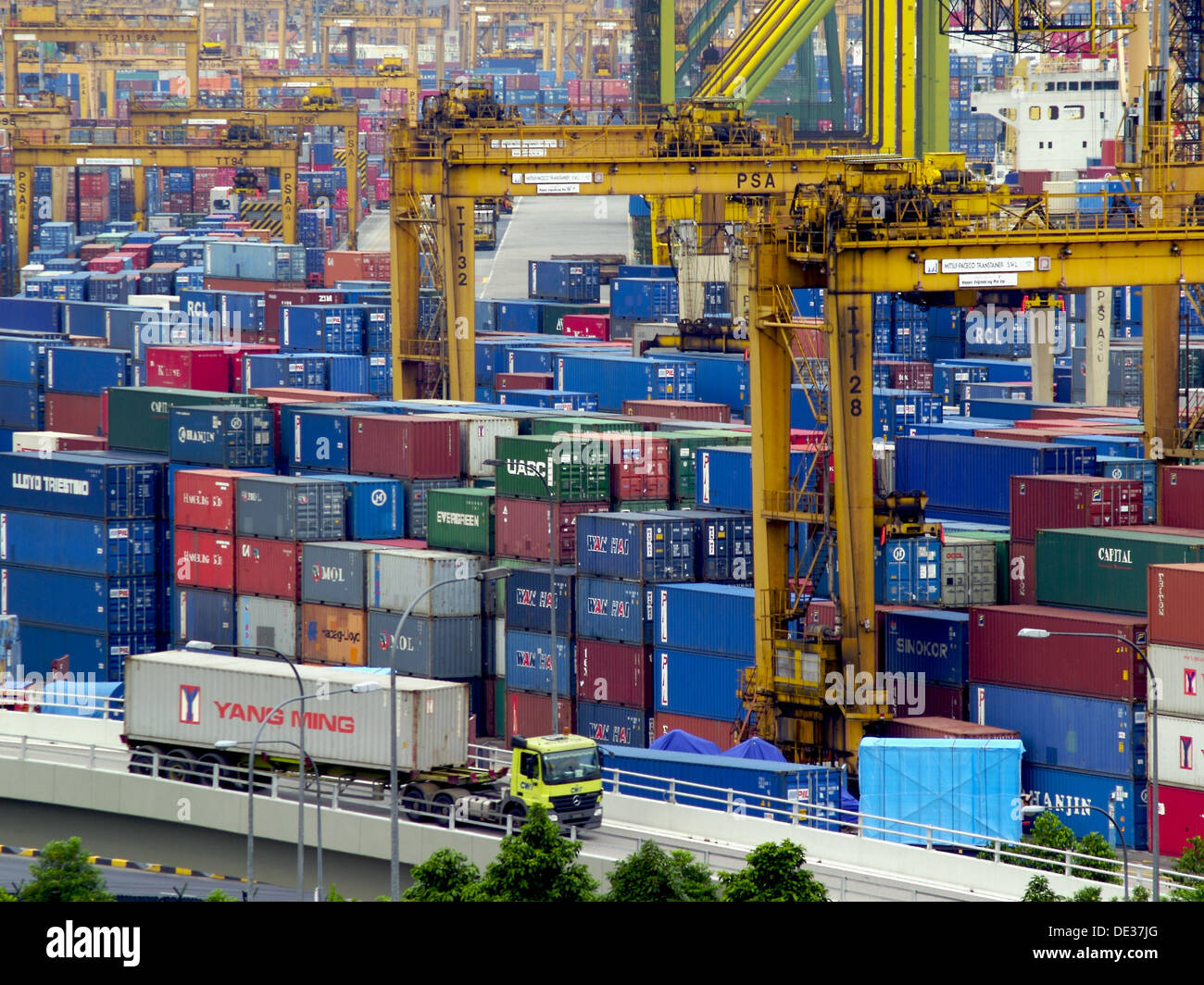 Shipping containers. Tanjong Pagar port. Singapore Stock Photo - Alamy