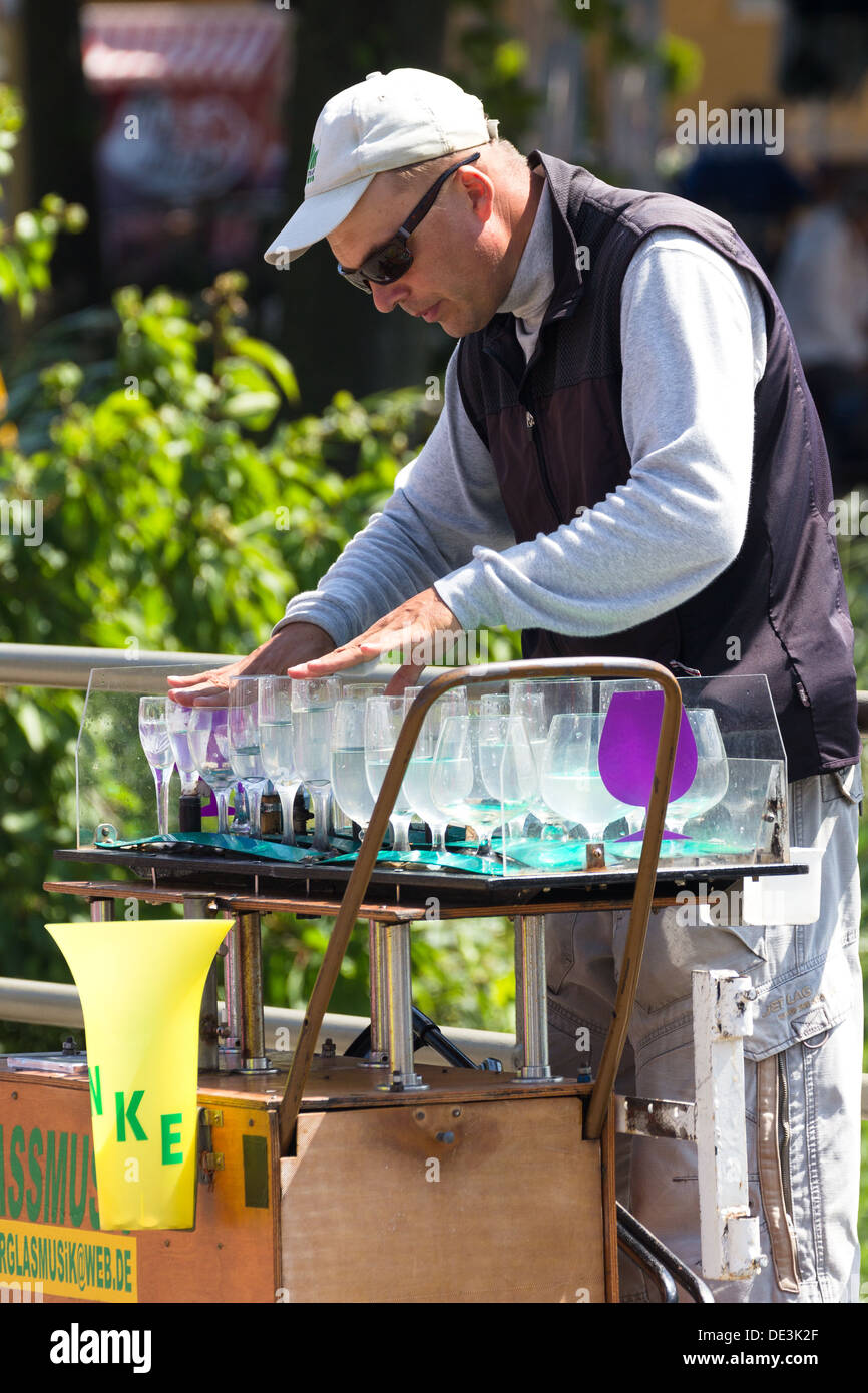 Glass harmonica hires stock photography and images Alamy