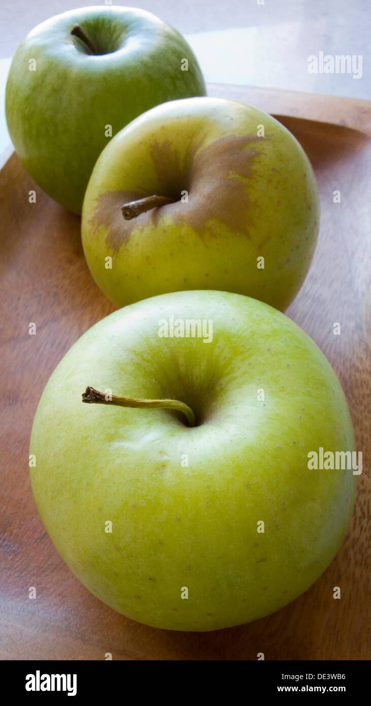 Apple ´Granny Smith´ and Golden Stock Photo Alamy