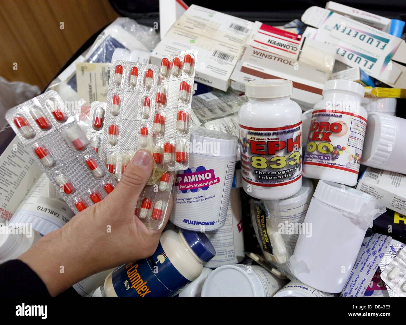Counterfeit drugs hi-res stock photography and images - Alamy