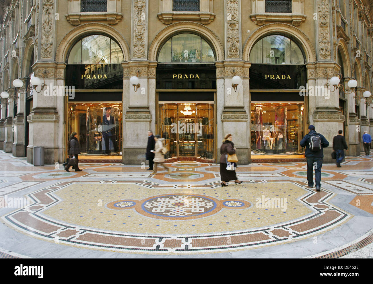 Prada shop in the Galleria Vittorio Emanuele II, Milan, Italy Stock Photo -  Alamy