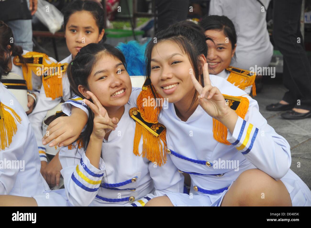 Bangkok (Thailand): Thai girls of a musical band at the king Bhumibol Adulyadej birthday´s public commemoration (December 5th) Stock Photo