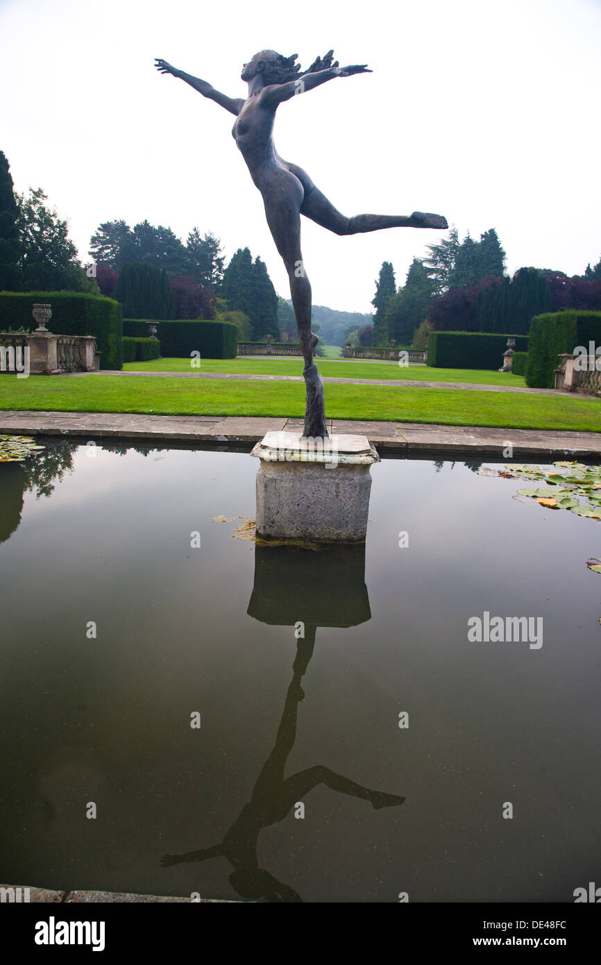 Newby Hall gardens, North Yorkshire, statue Stock Photo Alamy
