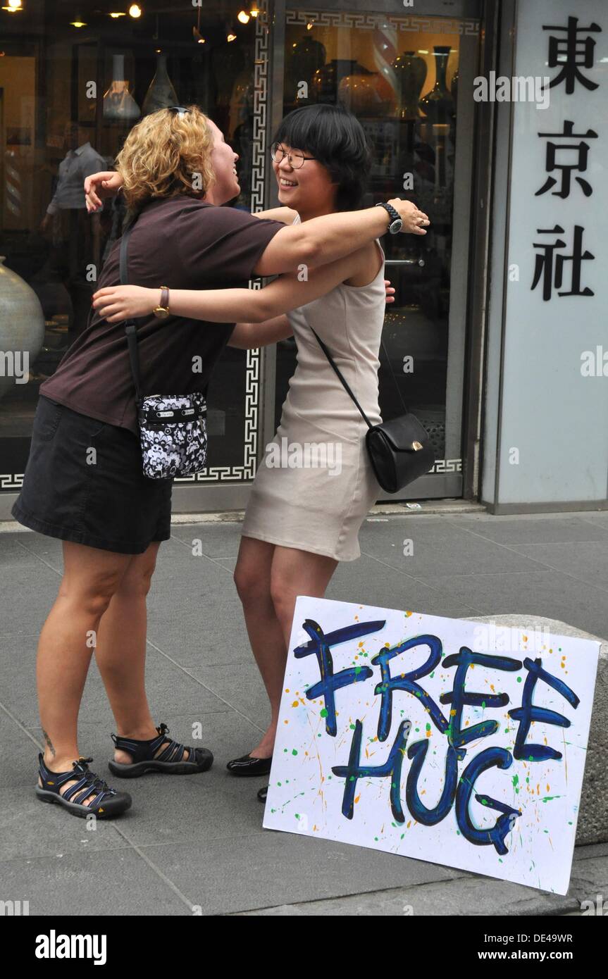 Seoul (South Korea) free hug in Insadong Stock Photo Alamy