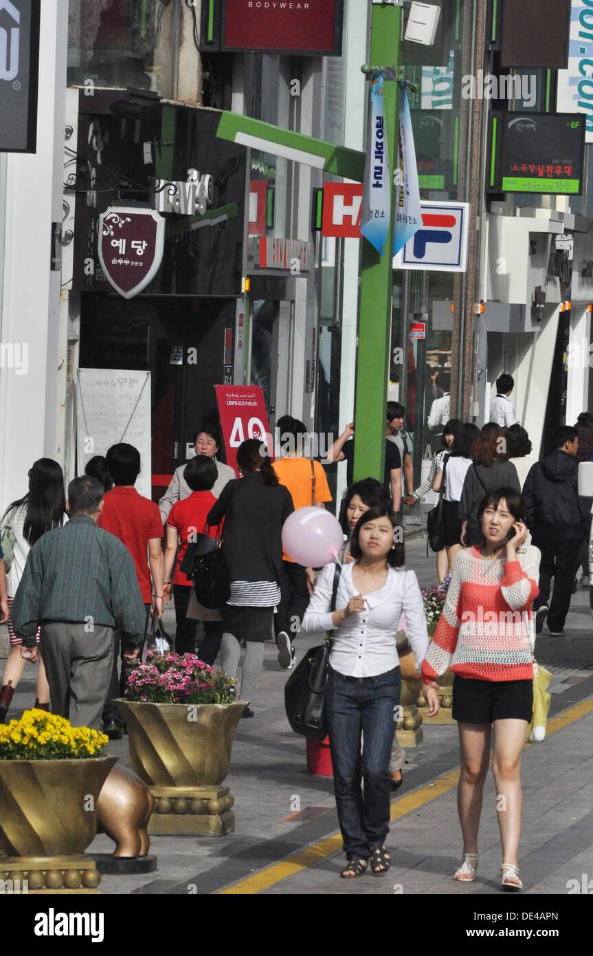 Busan (South Korea) women shopping along Gwangbokro 'Fashion’ Street