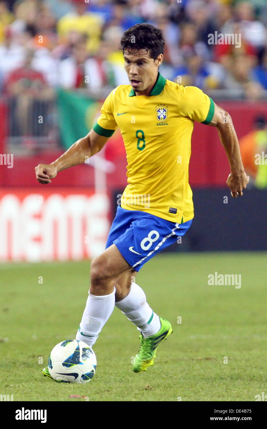 Foxborough, Massachusetts, USA. 11th Sep, 2013. September 10, 2013: Brazil midfielder Hernanes (8) in action during the international friendly soccer match between Brazil and Portugal at Gillette Stadium in Foxborough, Massachusetts. Brazil defeated Portugal 3-1. Anthony Nesmith/CSM/Alamy Live News Stock Photo