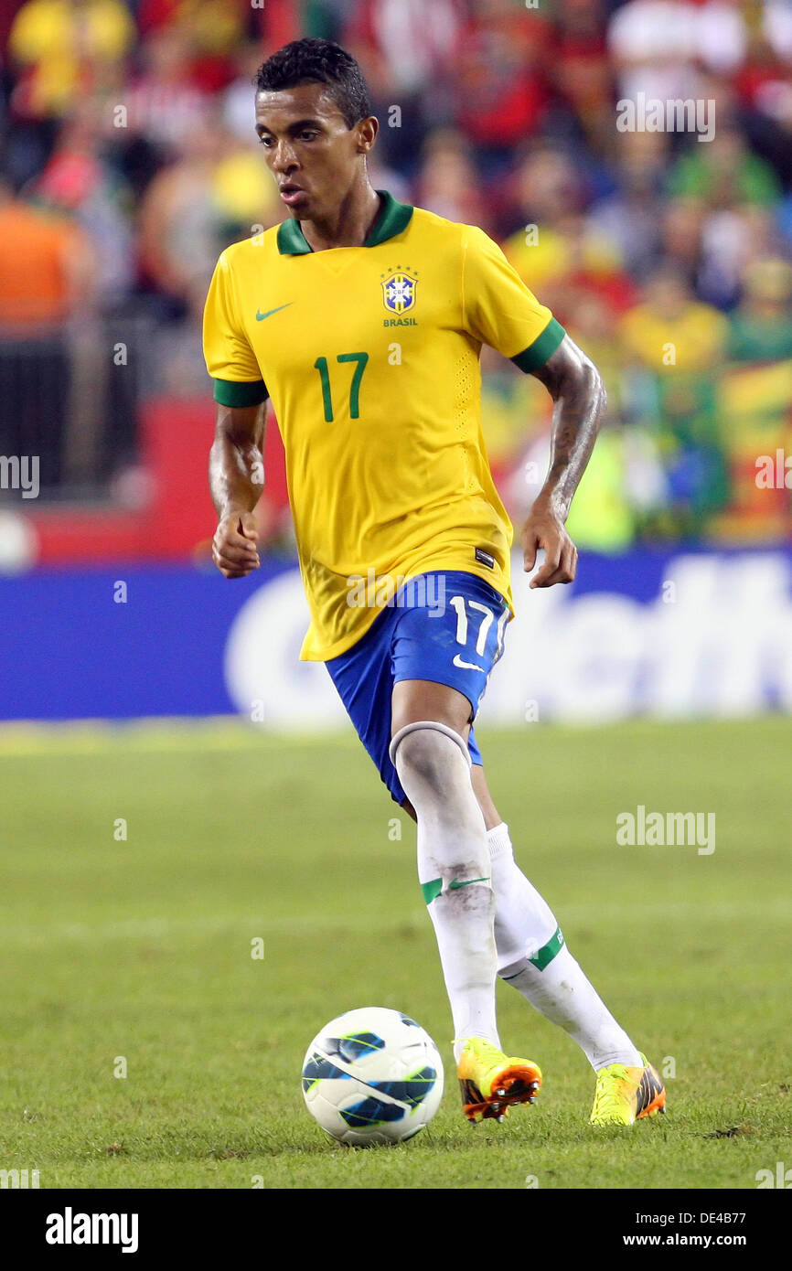 Brazil midfielder luiz gustavo 17 hi-res stock photography and images -  Alamy