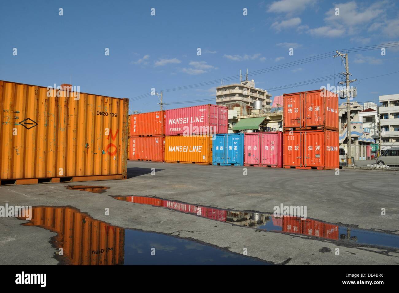 Shipping containers at shinko wharf hires stock photography and images
