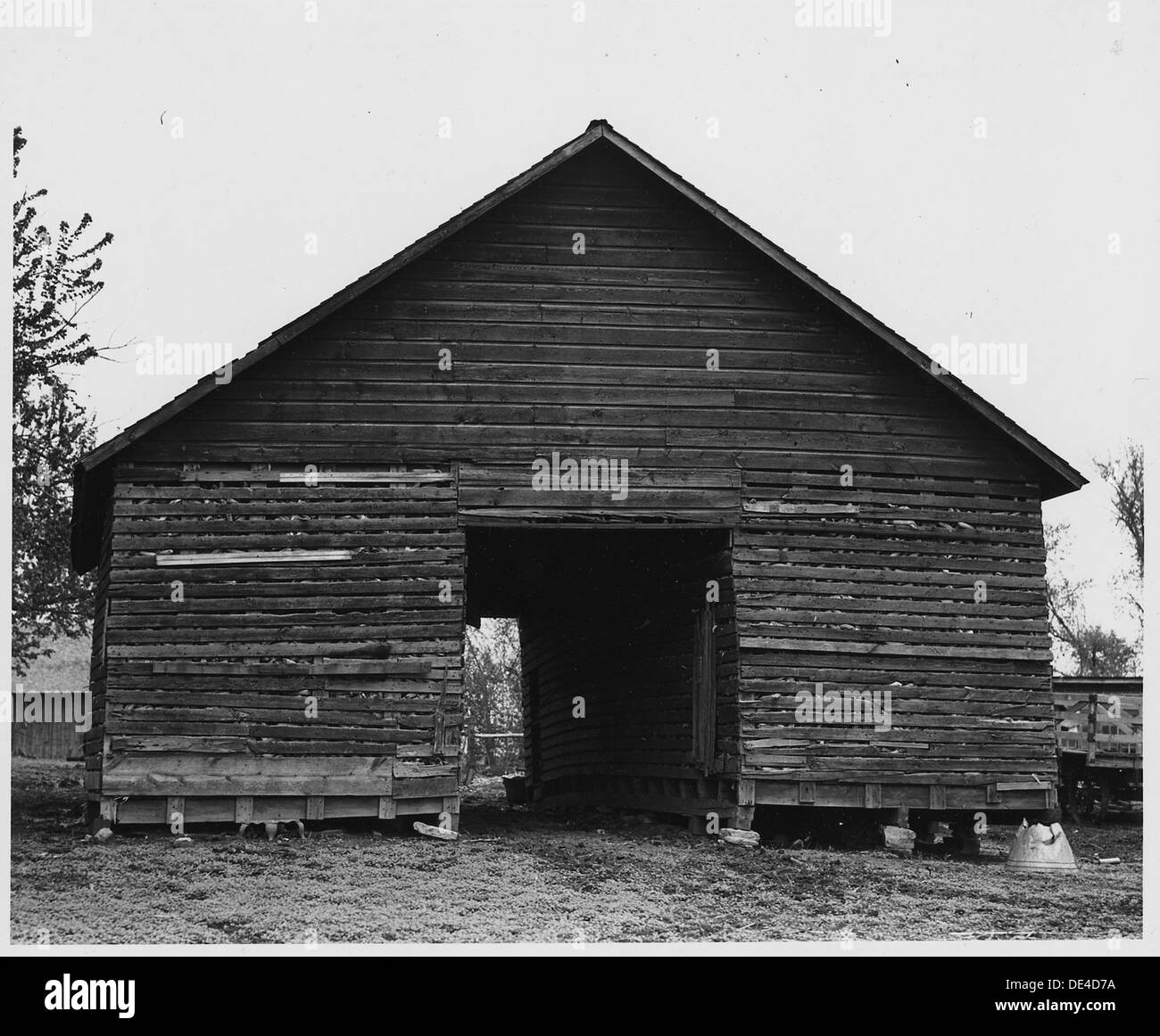 Corn cribs Black and White Stock Photos & Images Alamy