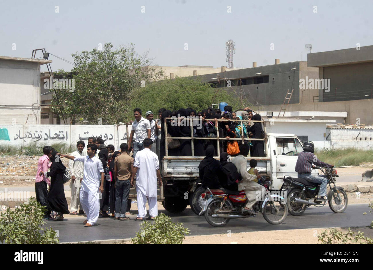 Truck Karachi High Resolution Stock Photography And Images Alamy