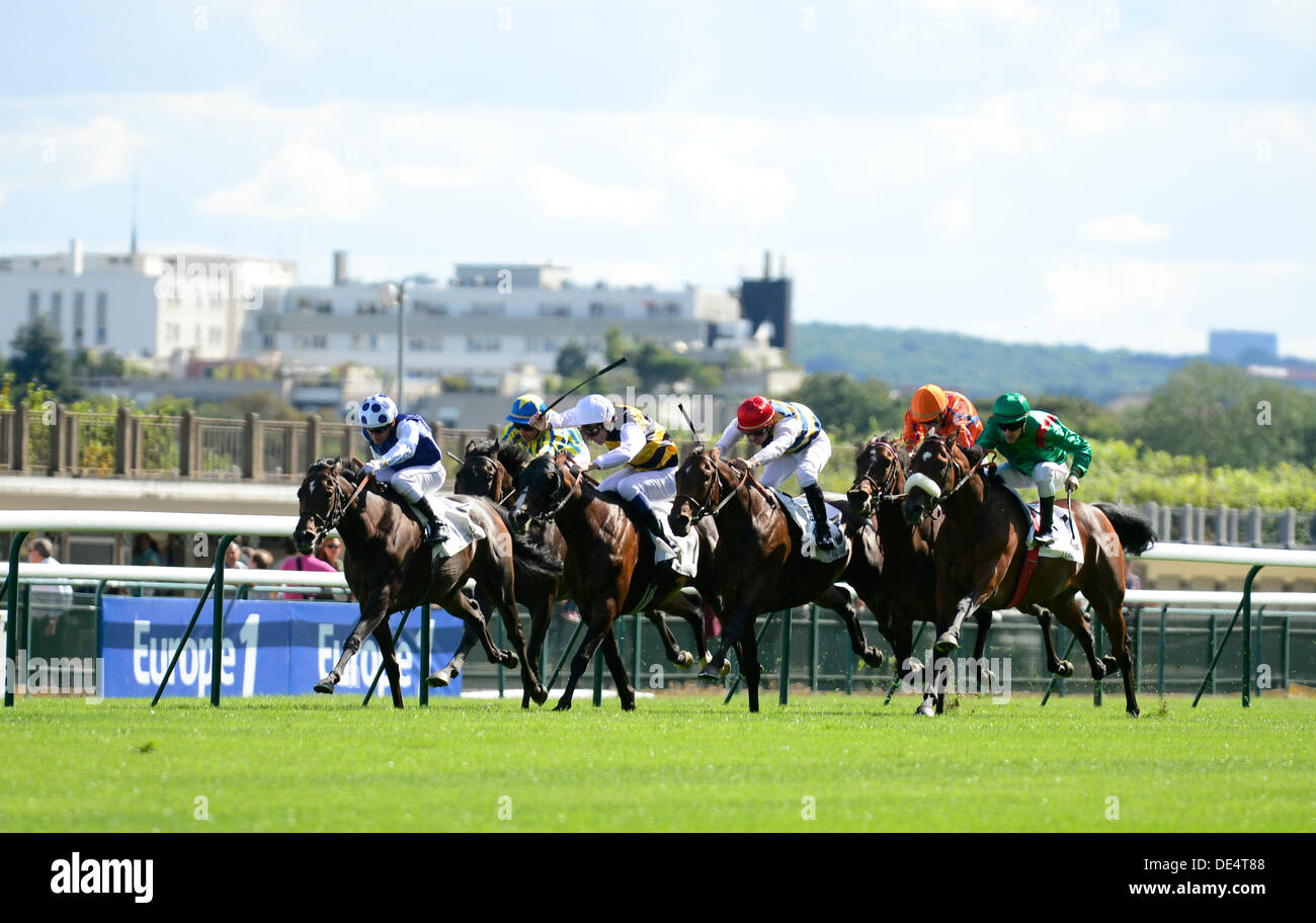 08-09-2013-longchamps-france-prix-la-rochette-horse-racing-race-5
