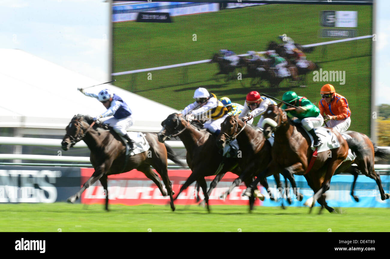 08-09-2013-longchamps-france-prix-la-rochette-horse-racing-race-5