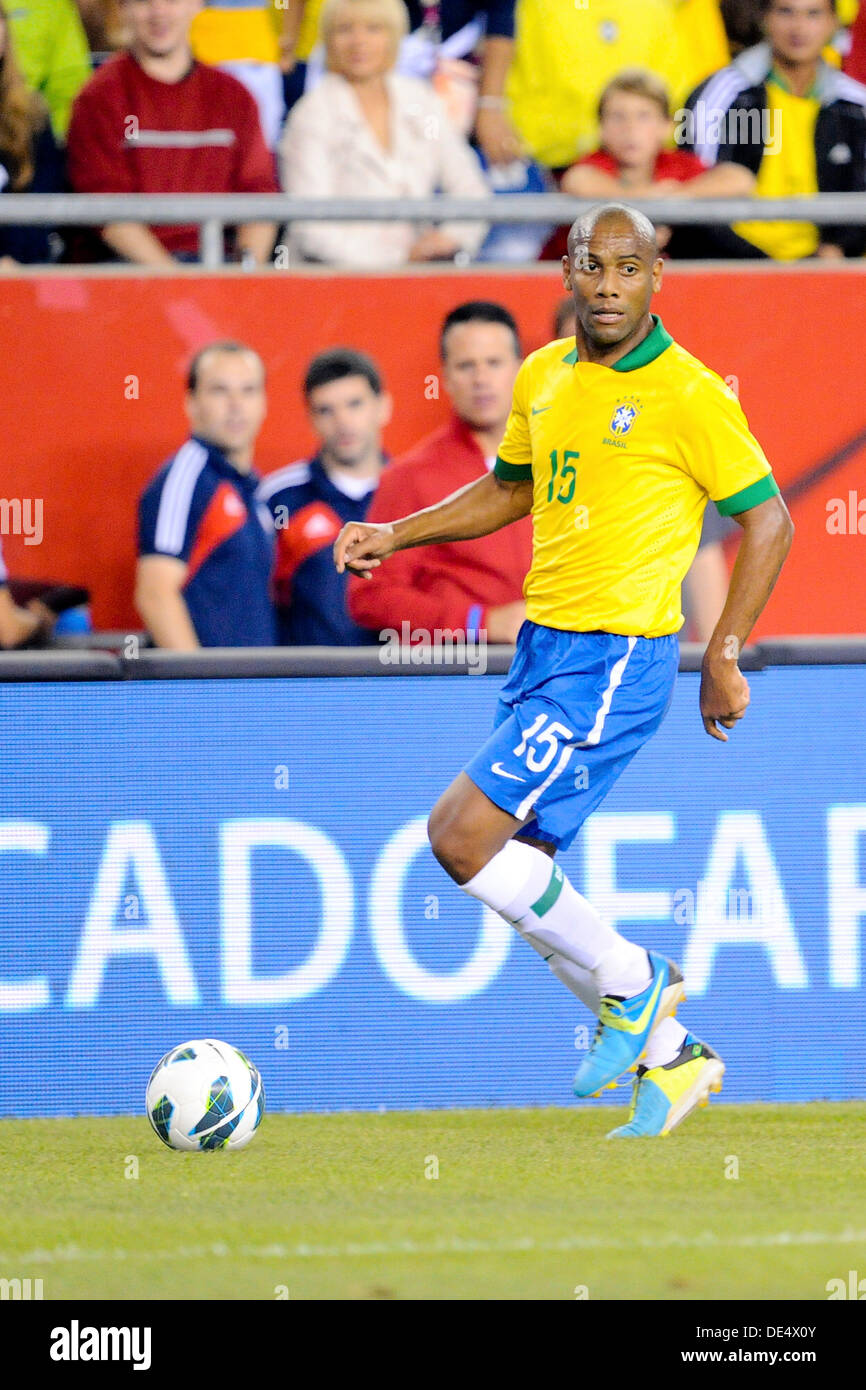 Foxborough, Massachusetts, USA. 10th Sep, 2013. Brazil's Maicon (15) during the FIFA friendly match between Brazil and Portugal held at Gillette Stadium in Foxborough Massachusetts. Final score Brazil 3 Portugal 1 Eric Canha/CSM. Credit:  csm/Alamy Live News Stock Photo