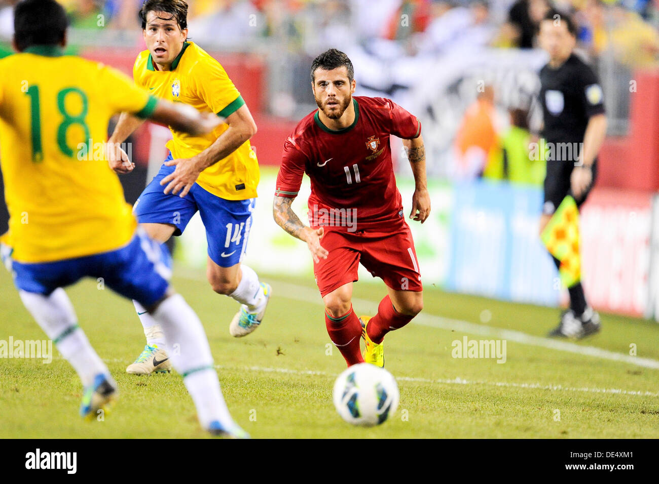 Foxborough, Massachusetts, USA. 10th Sep, 2013. Portugal's Vieirinha (11) chases the ball during the FIFA friendly match between Brazil and Portugal held at Gillette Stadium in Foxborough Massachusetts. Final score Brazil 3 Portugal 1 Eric Canha/CSM. Credit:  csm/Alamy Live News Stock Photo