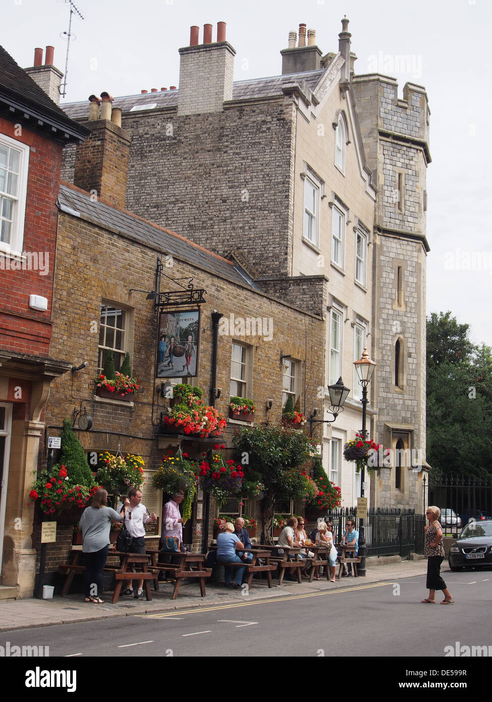 Outdoor tables at pub, Windsor, England Stock Photo